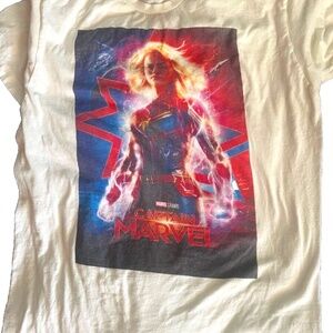 Captain Marvel Large T-shirt (UNISEX)